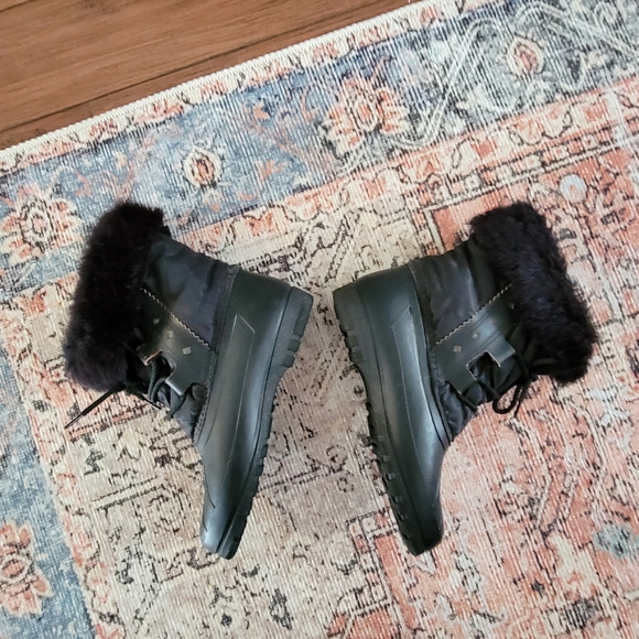 Sorel Size 5 WInter Ankle Boots --r - Picture 2 of 4